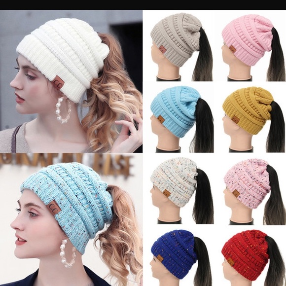 New Beanie with hole for pony - Picture 2 of 4